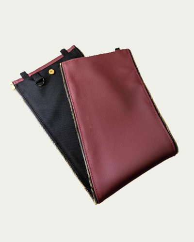 Handgemachtes Mittelteil aus beerenfarbenem, veganem Bio-Kunstleber mit Golddetails