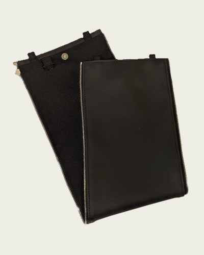 Handgemachtes Mittelteil aus schwarzem, veganem Bio-Kunstleber mit Silberdetails